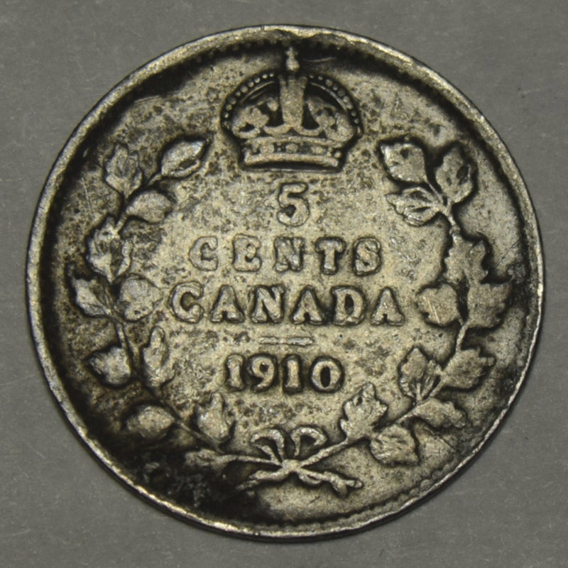 1910 Pointed Leaves Canadian 5 Cents . . . . Very Fine